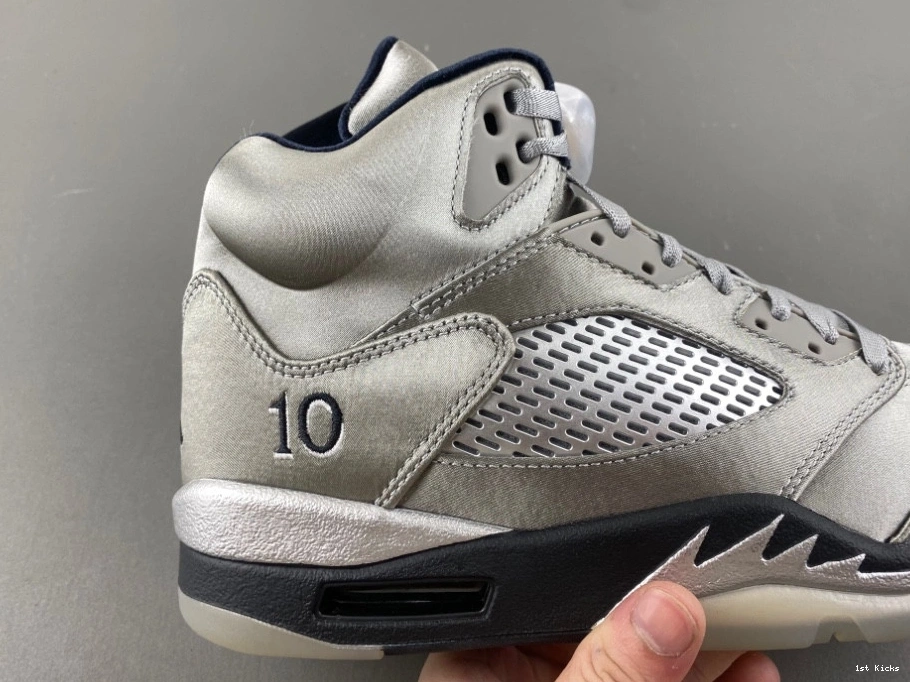 5 IO2038-001 (2025) (Women's) Retro Jordan  Wings 0309